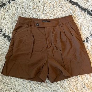 NWT pleated shorts